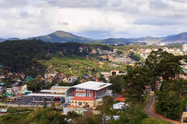 Dalat şehir, Robin hill, Dalat, Lam Dong, Vietnam görünümden. En çok da Lat güzel ve Vietnam ünlü şehir.