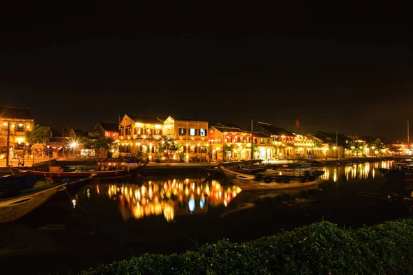 Hoi An Ancient Town przez noc, Quang Nam, Wietnam. Hoi jest rozpoznawany jako listę światowego dziedzictwa UNESCO. — Zdjęcie stockowe