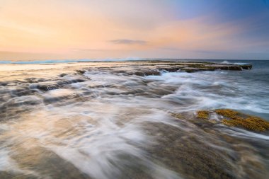 Benim Hiep beach Sunrise (Hdr), Ninh Thuan Eyaleti, Vietnam. Ninh Thuan güzel manzaralar, görkemli Cham kuleleri ve benzersiz Cham kültür için ünlüdür