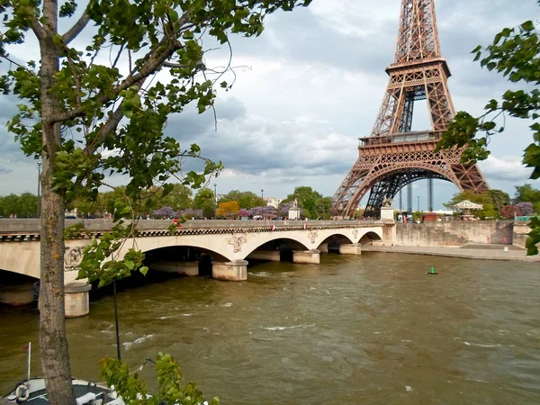 La Torre Eiffel e la Senna — Foto Stock