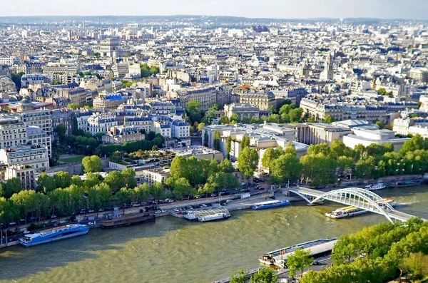 Vista aérea de París desde la torre eiffel —  Fotos de Stock