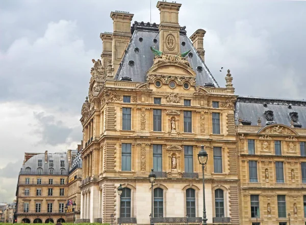 Tornet på Louvren — Stockfoto
