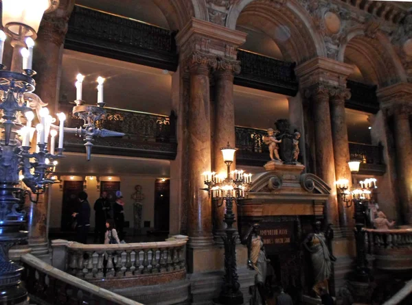 El interior de la Ópera Garnier — Foto de Stock