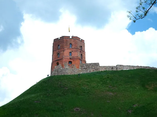 Башня Гедиминаса в Вильнюсе — стоковое фото