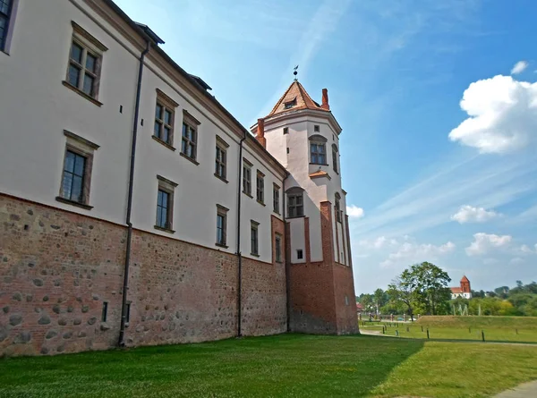 Castello medievale di Mir — Foto Stock