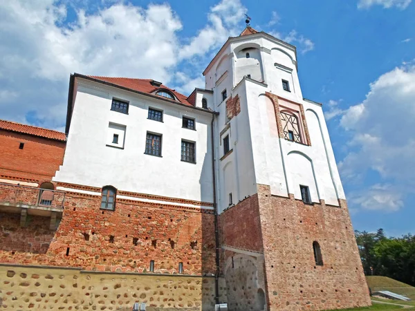 Castello medievale di Mir — Foto Stock