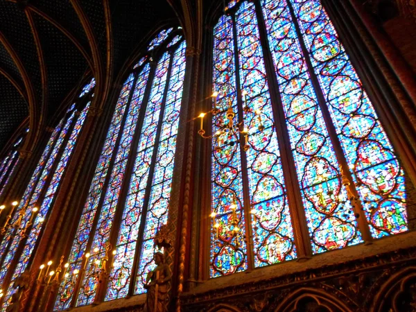 Kirchenfenster in der St. Kapelle — Stockfoto