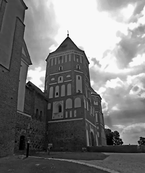 Medeltida slott i Mir — Stockfoto