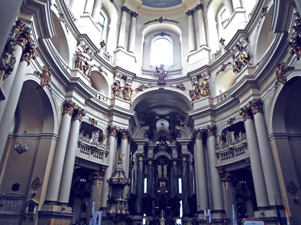 Wnętrze kościoła Dominikanów — Zdjęcie stockowe