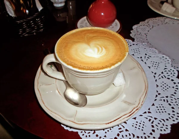 Cappuccino en la copa vintage — Foto de Stock