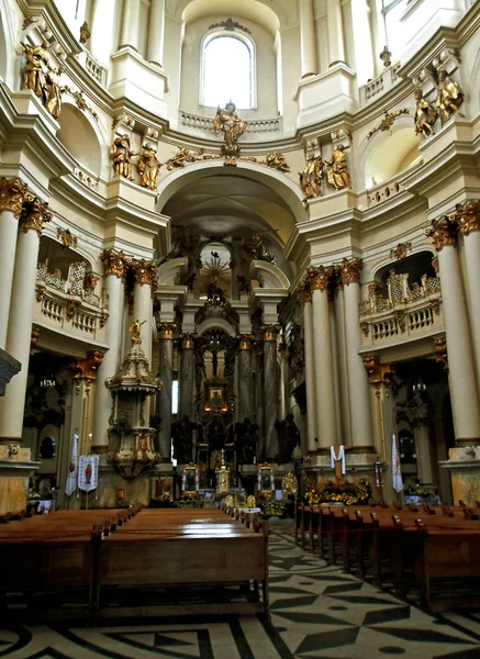 Innenraum der Dominikanerkirche — Stockfoto