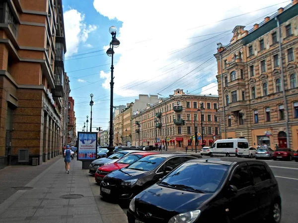 Nevsky Prospect in the summer — Stock Photo, Image