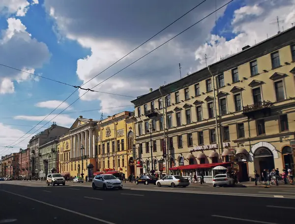 Nevsky Prospect no verão — Fotografia de Stock