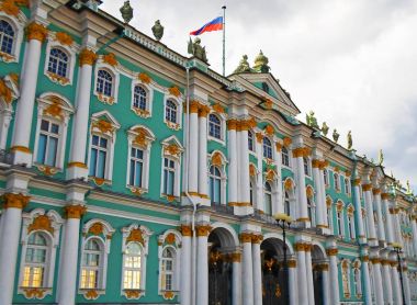 Devlet Hermitage Müzesi ya da Kış Sarayı