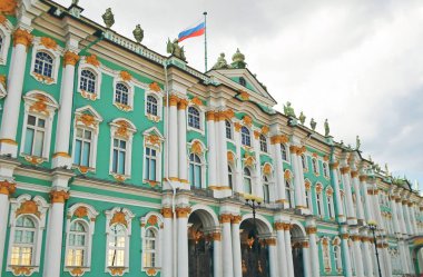 Devlet Hermitage Müzesi ya da Kış Sarayı