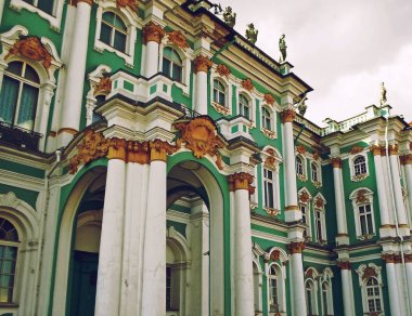 Devlet Hermitage Müzesi ya da Kış Sarayı