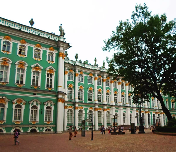 El Museo Estatal del Hermitage o el Palacio de Invierno — Foto de Stock