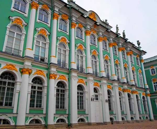El Museo Estatal del Hermitage o el Palacio de Invierno — Foto de Stock