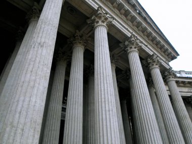 kazan Katedrali sütunlu