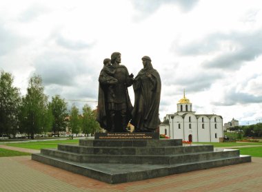 Anıt Prens Alexander Nevsky ve eşi