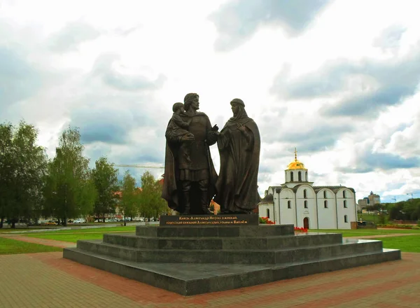 Monumento al principe Alexander Nevsky e sua moglie — Foto Stock