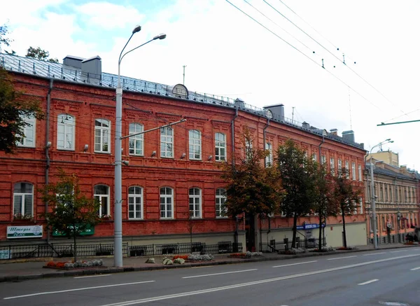Zabytkowy budynek w centrum Witebska — Zdjęcie stockowe