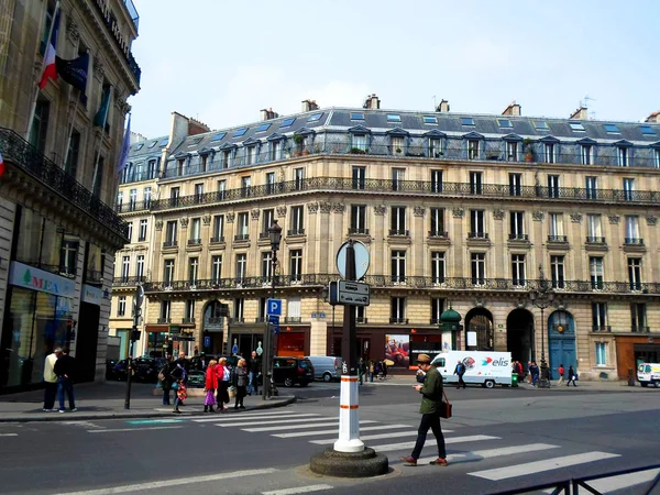 På gatorna i paris — Stockfoto