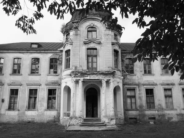 Palais abandonné en Biélorussie — Photo