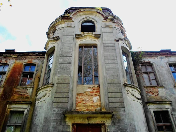 Palais abandonné en Biélorussie — Photo