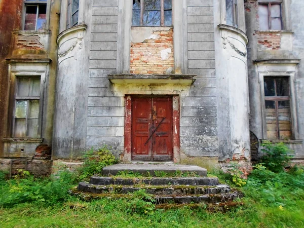 Palazzo abbandonato in Bielorussia — Foto Stock