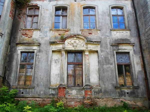 Palacio abandonado en Belarús — Foto de Stock