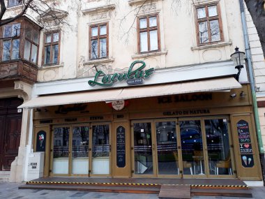 Bratislava, Slovakya - 15 Aralık 2017: Bratislava eski şehir mimarisi