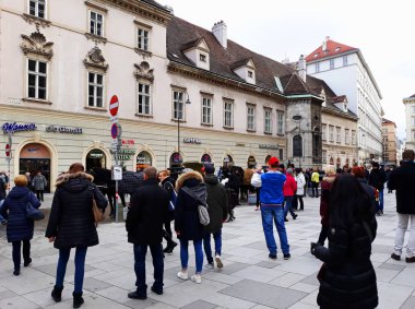 Vienna, Avusturya - 16 Aralık 2017: Aziz Stephen Meydanı veya Stephansplatz, Viyana coğrafi merkezinde bir kare