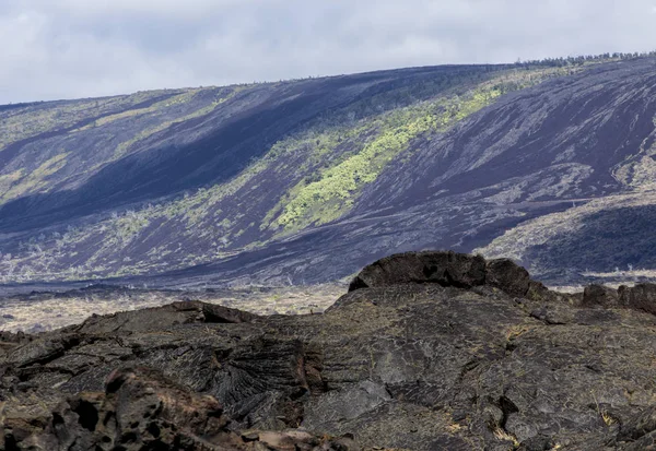 Sopečná krajina v kopcích Kilauea — Stock fotografie