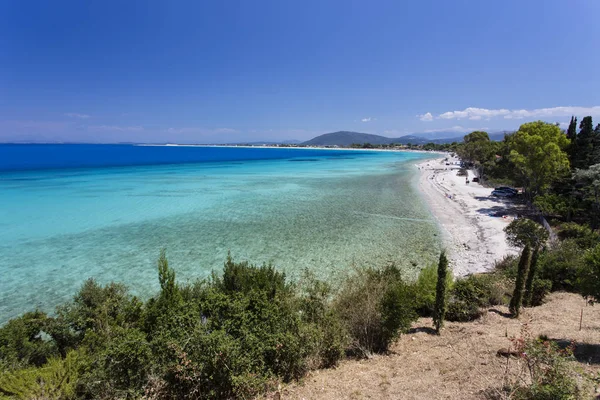 Aguas turquesas de la playa de Agios Ioannis en Lefkada, Grecia — Foto de Stock