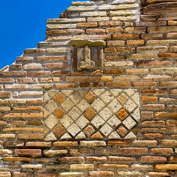 Falusurile de piatră din Pompeii. De ce era reprezentat penisul pe zidurile oraşului antic FOTO