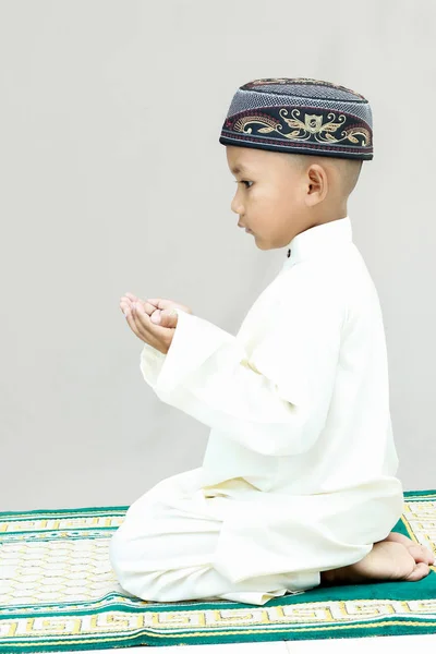 Miközben imádkozott muzulmán mozgalmak. — Stock Fotó