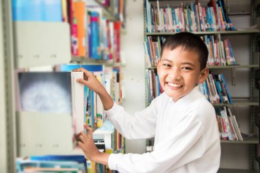 Asyalı çocuk gülümseyen .