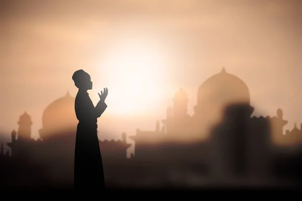 Une Silhouette Prière Islamique Coucher Soleil — Photo