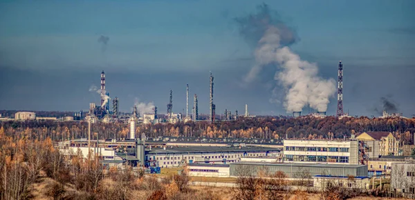 Panorama obszaru przemysłowego jesienią po południu — Zdjęcie stockowe