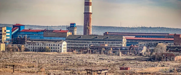 Panorama van het industriegebied in de herfstmiddag — Stockfoto