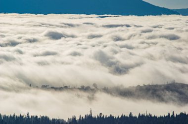 Sis dalgalarında Karpat Dağları