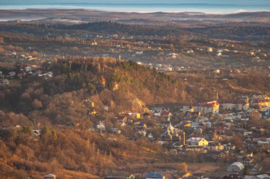 Karpatlar 'da küçük bir kasaba.