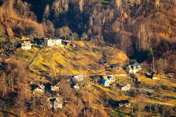 Karpatlar 'da küçük bir kasaba. — Stok fotoğraf