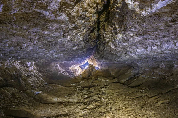 Galerie in der Karsthöhle — Stockfoto