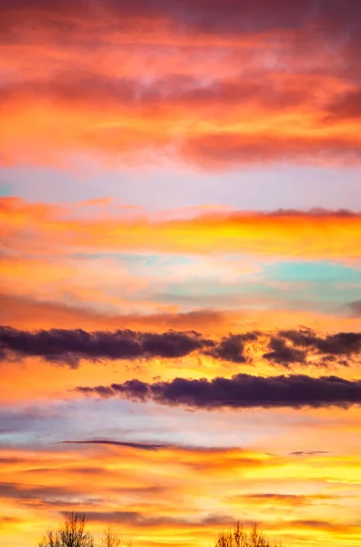 Panoráma színes x felhők a naplemente ég — Stock Fotó