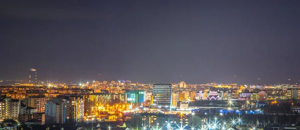 Панорама ночного города — стоковое фото