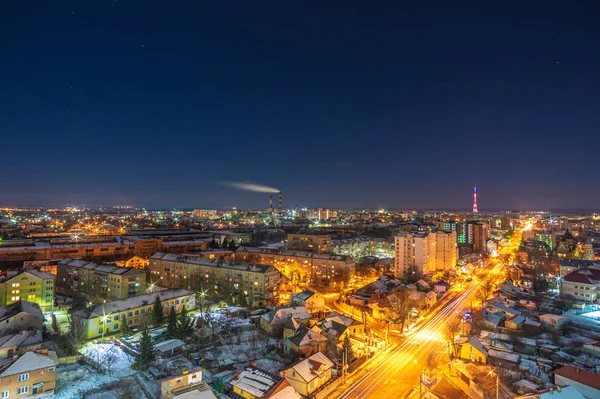 Vista della città di notte da un'altezza — Foto Stock