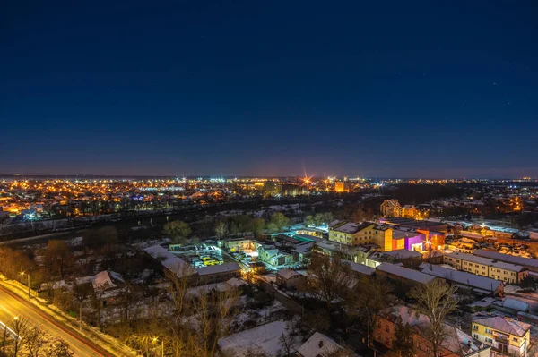 Vista della città di notte da un'altezza — Foto Stock