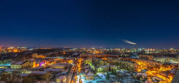 Panorama van de nacht Oekraïense stad van een hoogte — Stockfoto